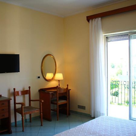 Hotel Terme Alexander Ischia Esterno foto