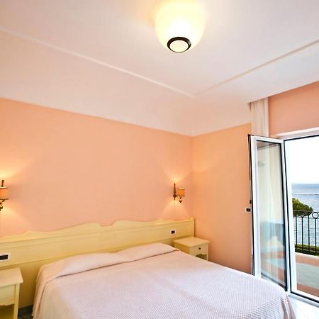 Hotel Terme Alexander Ischia Esterno foto