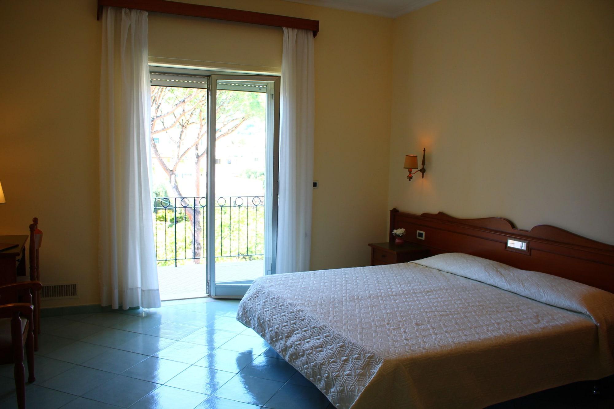 Hotel Terme Alexander Ischia Esterno foto
