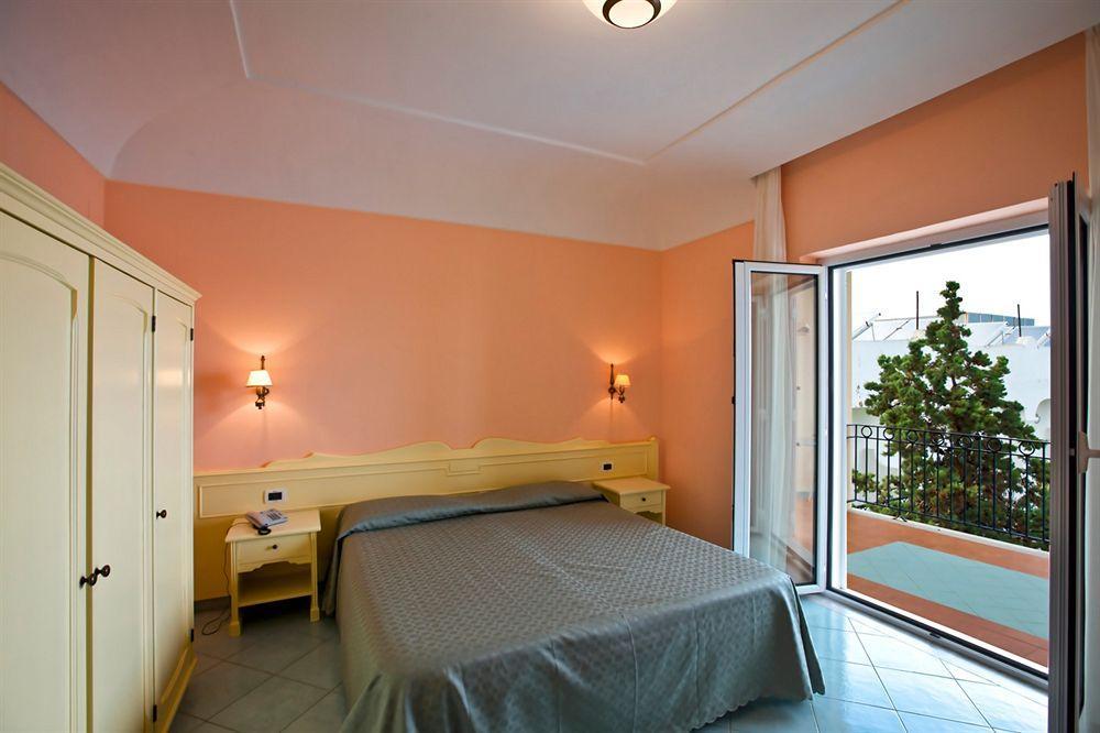 Hotel Terme Alexander Ischia Esterno foto