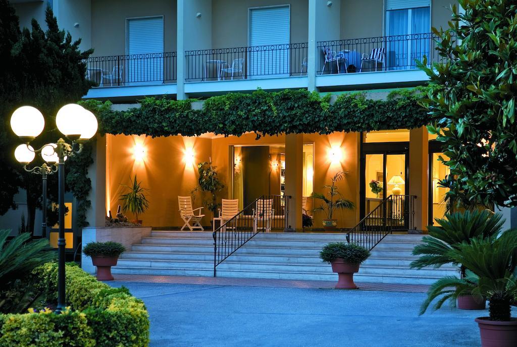 Hotel Terme Alexander Ischia Esterno foto