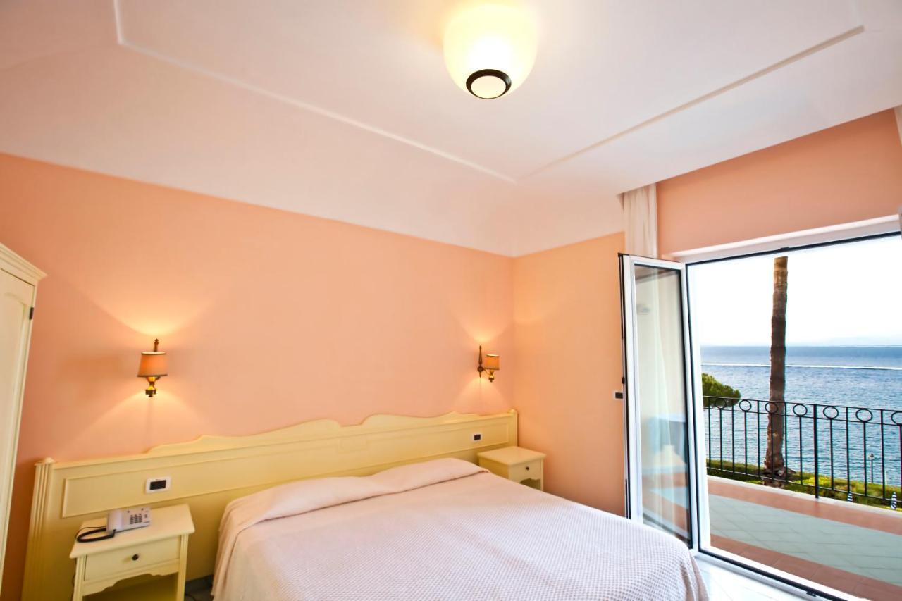 Hotel Terme Alexander Ischia Esterno foto